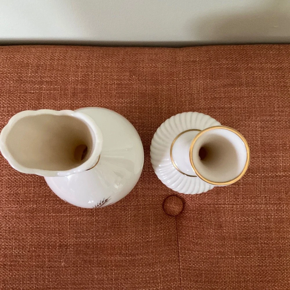 Lenox Vintage Ivory Gold Porcelain Bud Vase Set Wheat Scalloped Ribbed USA 2pc‎